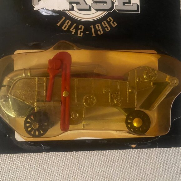 44-(VC) Vintage. Collectible. Scale Model Thresher. Commemerative Collection. - Picture 5 of 5